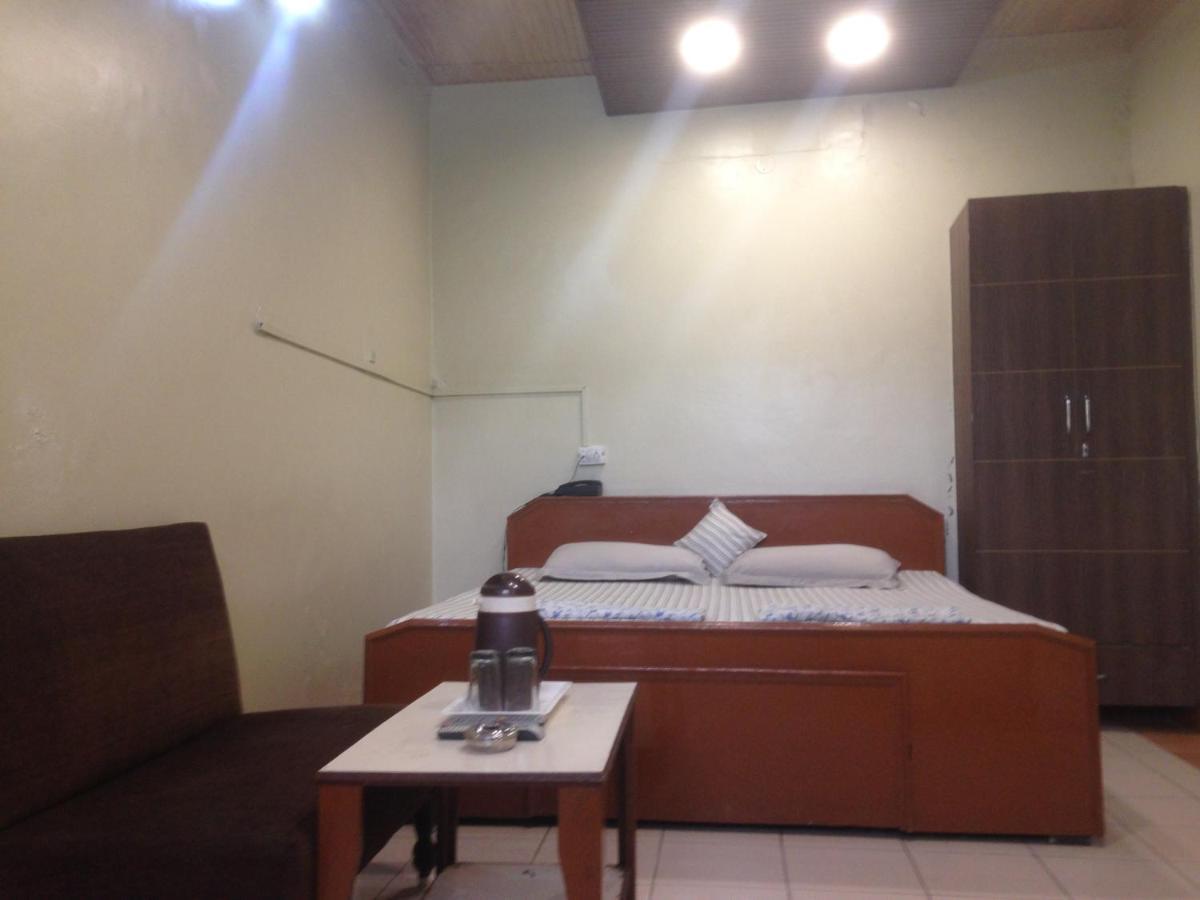 Hotel Palace Αμριτσάρ Εξωτερικό φωτογραφία